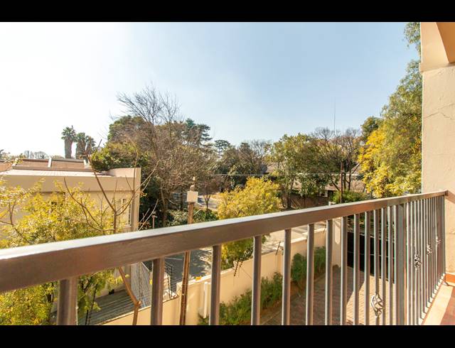 2 BEDROOM APARTMENT RENTED IN RIVONIA